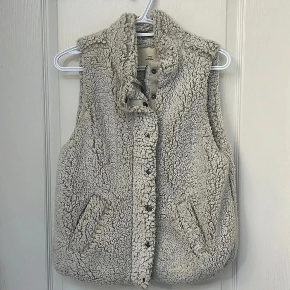 Thread & Supply Faux Fur Cozy Warm Sherpa Vest | Size  XS Ivory - Picture 1 of 7